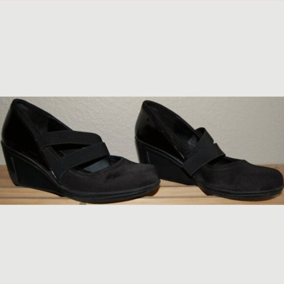 Kenneth Cole, Lacross Women Size 8 Patent Wedge Black Shoes - Picture 4 of 14